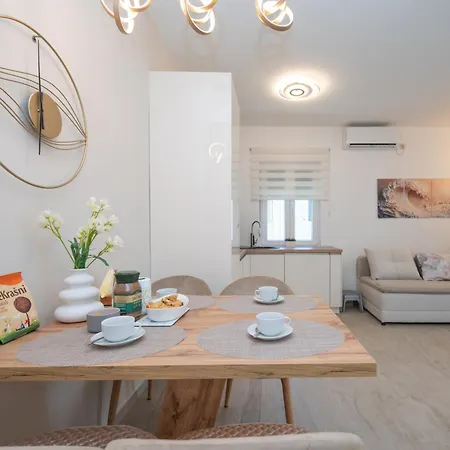 Διαμέρισμα By The Sea Turanj, Biograd - 6177 *
